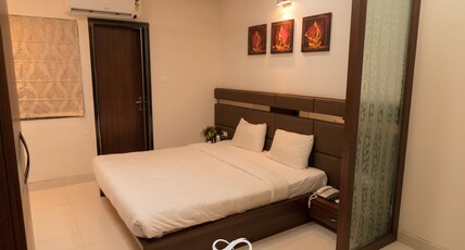 Hotel Heritage Inn Room Type - Business Executive (king bed)
