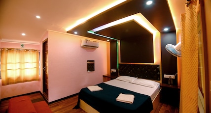 Tharangini Houseboats Room Type - Premium one room - Full time AC (Sharing Houseboat) Veg Meals Tharangini Houseboats Room Type - Premium one room - Full time AC (Sharing Houseboat) Veg Meals