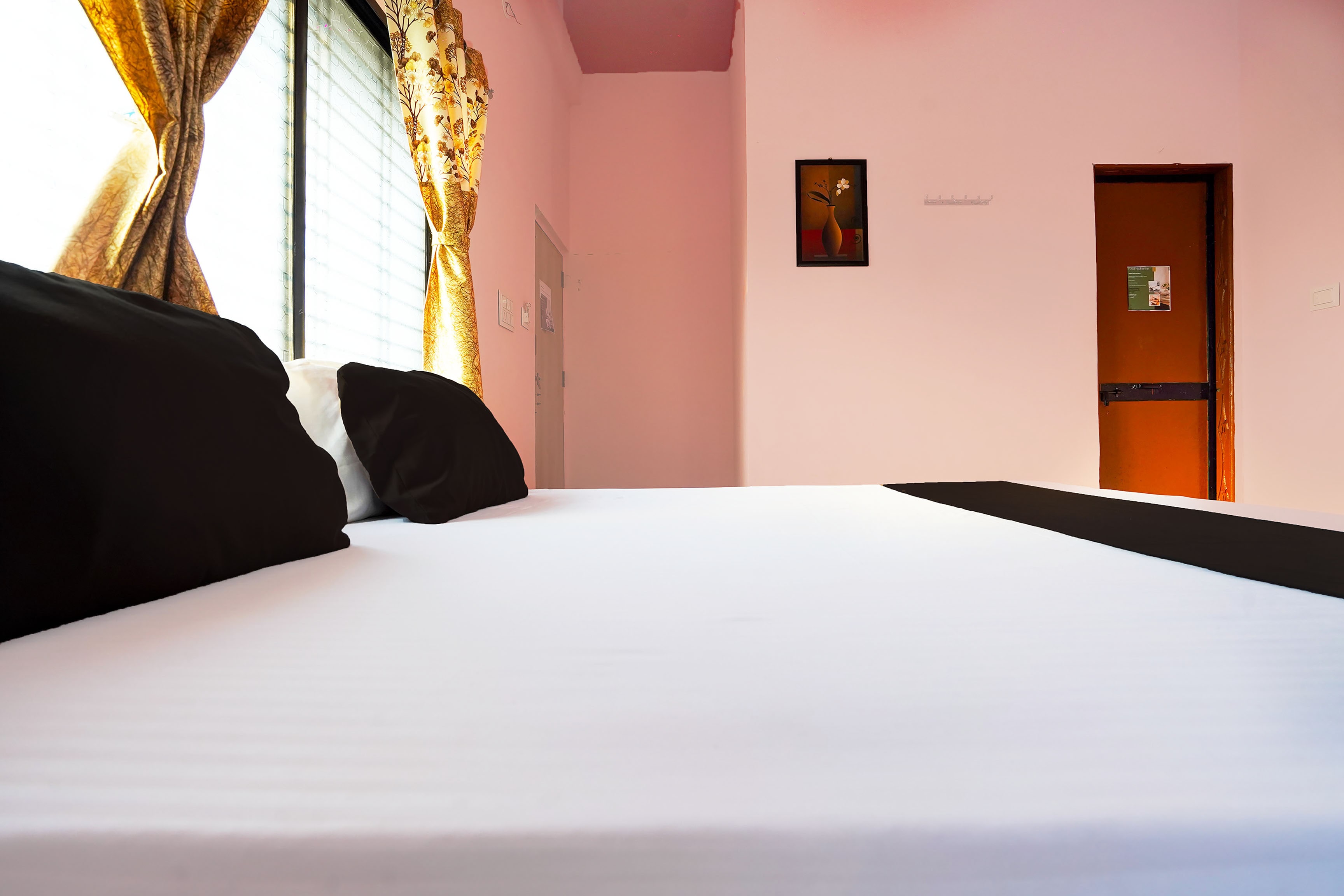 Hotel O Madhur Inn - Tap to explore photos