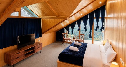 The Blue Mont Sojha Jibhi Room Type - Queen Room with Balcony The Blue Mont Sojha Jibhi Room Type - Queen Room with Balcony