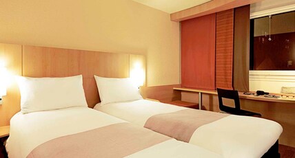 ibis Budapest Heroes Square Room Type - Sweet Room with 2 Single Beds