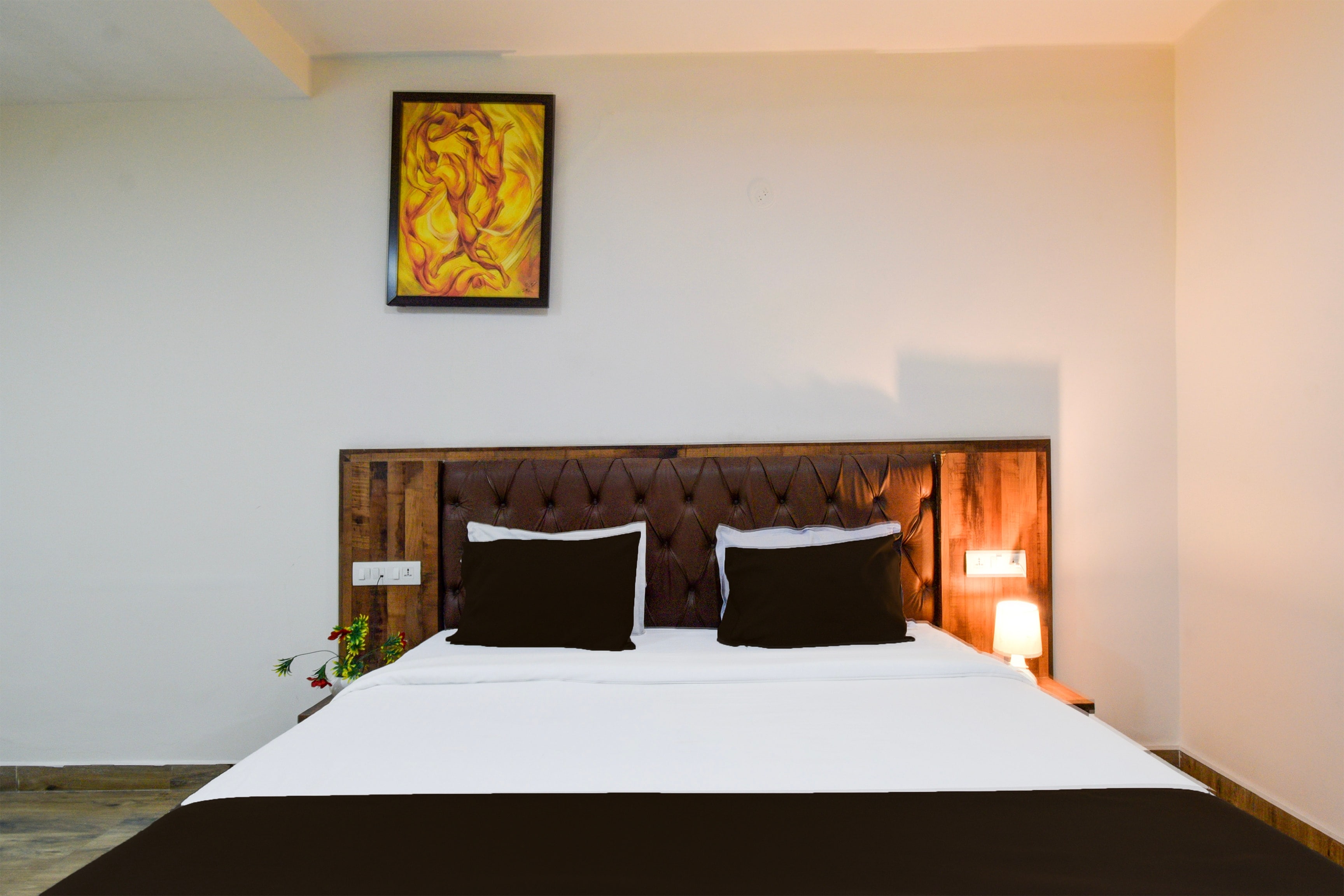 Super Townhouse Vanasthalipuram Formerly Hotel Surabhi - Tap to explore photos