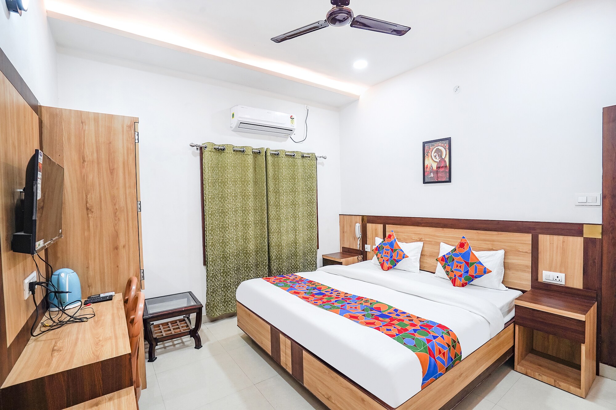 FabHotel Vairagi Inn - Nr. Bhojuveer Chauraha, Shivpur - Tap to explore photos