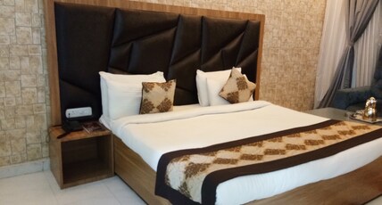 HOTEL CENTRAL POINT Room Type - EXECUTIVE ROOM