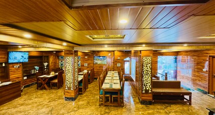 Sonamarg Snow View Room Type - Super Deluxe Room