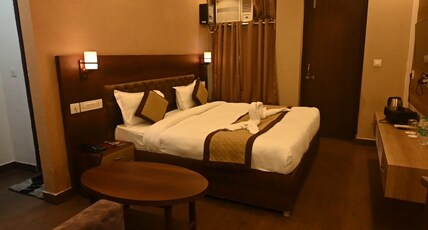 Hotel Red Sapphire Room Type - Super Deluxe