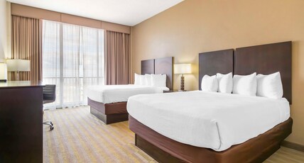 Best Western Corpus Christi Room Type - Accessible - 2 Queen, Mobility Accessible, Roll In Shower, Microwave And Refrigerator, Non-Smoking, 