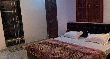 HOTEL ROYAL GRAND Room Type - Deluxe Room