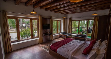 Tongspon Inn Leh Room Type - Double Deluxe Room With Balcony