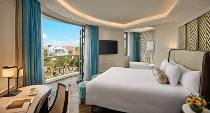 Hotel Royal Hoi An Danang Room Type - Deluxe Suite King with Executive Lounge Access Hotel Royal Hoi An Danang Room Type - Deluxe Suite King with Executive Lounge Access