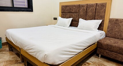 Hotel Viraj Room Type - Deluxe AC Room