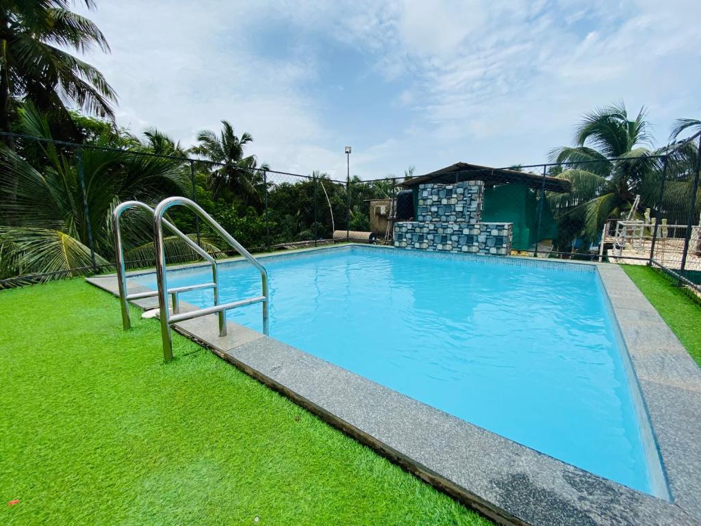 Beach Comfort Apartment in Calangute - Tap to explore photos