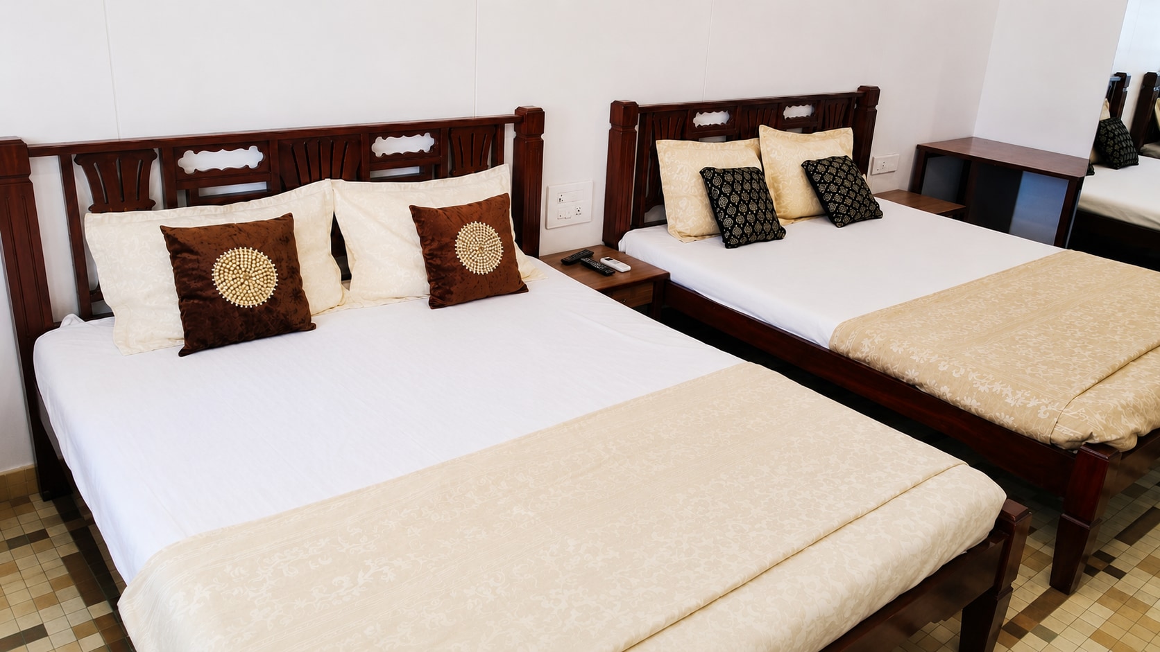 Carlton Hotel - Colaba - Tap to explore photos