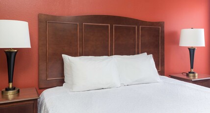 Hampton Inn by Hilton Lubbock Room Type - 1KING STUDY SOFABED NOSMOK
