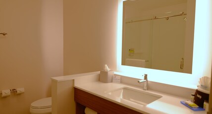 Holiday Inn Express ONALASKA (LA CROSSE AREA) Room Type - Standard Room