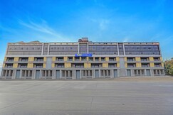 FabHotel The Grand I