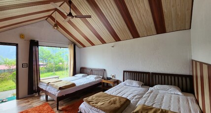 Chardham Resort, Guptakashi Room Type - Deluxe Quadruple with Mountain View Chardham Resort, Guptakashi Room Type - Deluxe Quadruple with Mountain View
