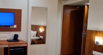EAST TOWN HOTEL Room Type - DELUXE ROOM