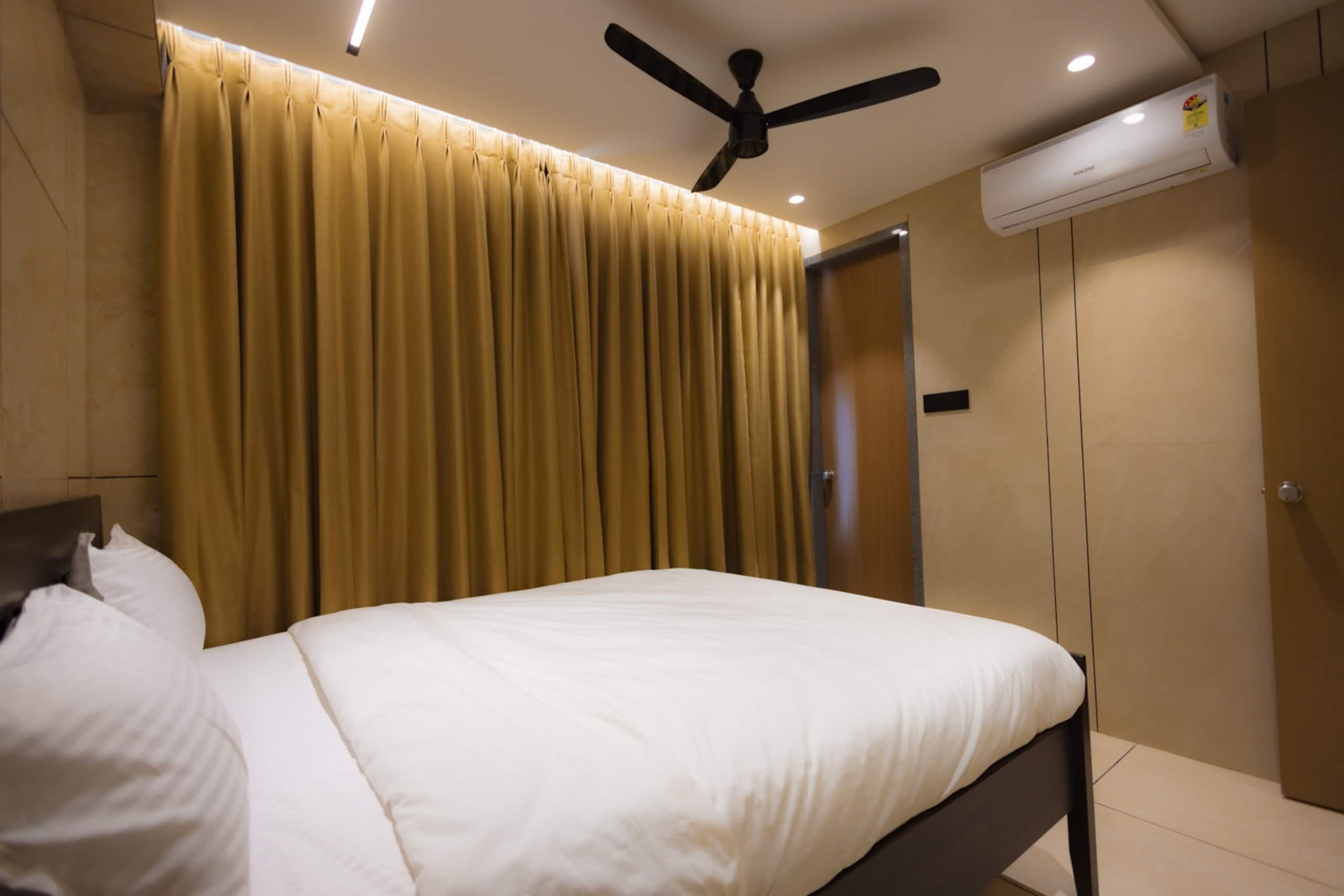 Nirrtul Emerald 1 BHK Apartment Cozy Quite - Tap to explore photos