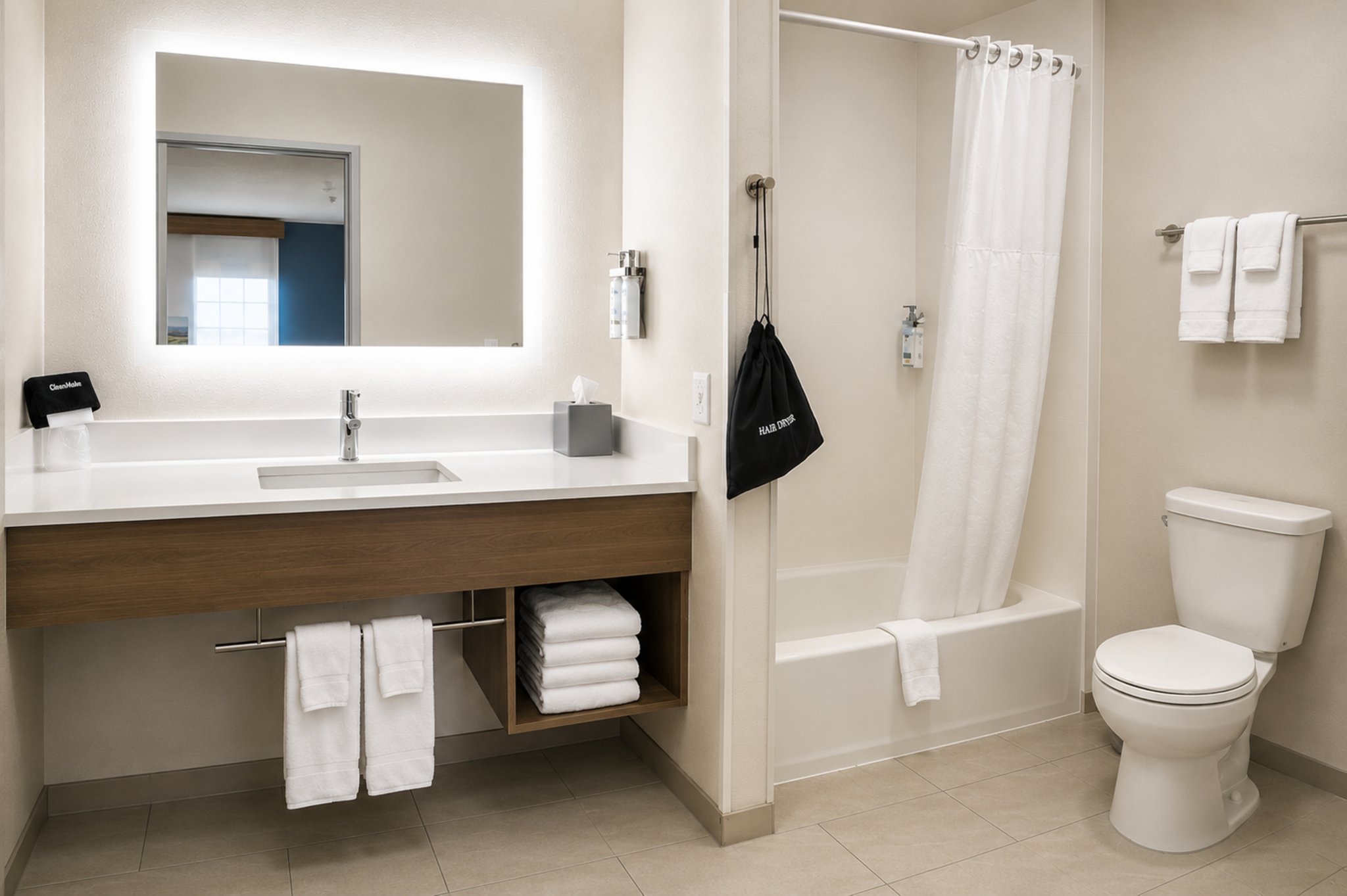 Holiday Inn Express Hotel & Suites Pierre-Fort Pierre - Tap to explore photos