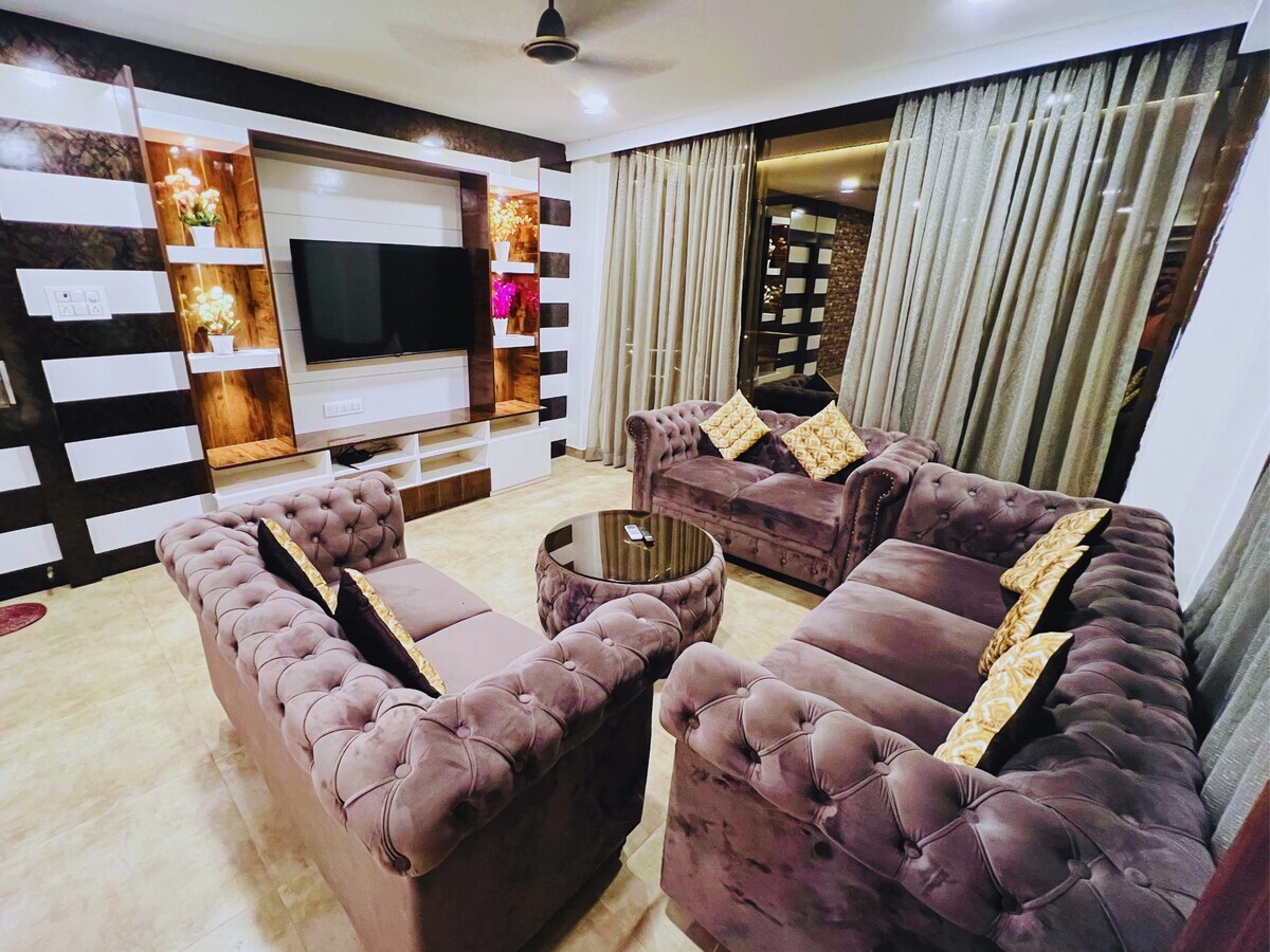 Lavish 4BHK Villa with Pool Lake and Hill View - Tap to explore photos