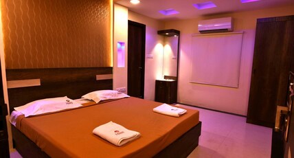 Hotel Metro Room Type - Deluxe Room A/C