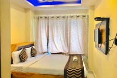 Island Park | 5 Min walk from Police Bazar 