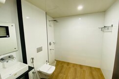 Saluja Residency New Amber Bar & Restaurant