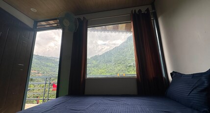 Kedar Chaukhmbha Homestay & Restaurant Room Type - Bedroom 3