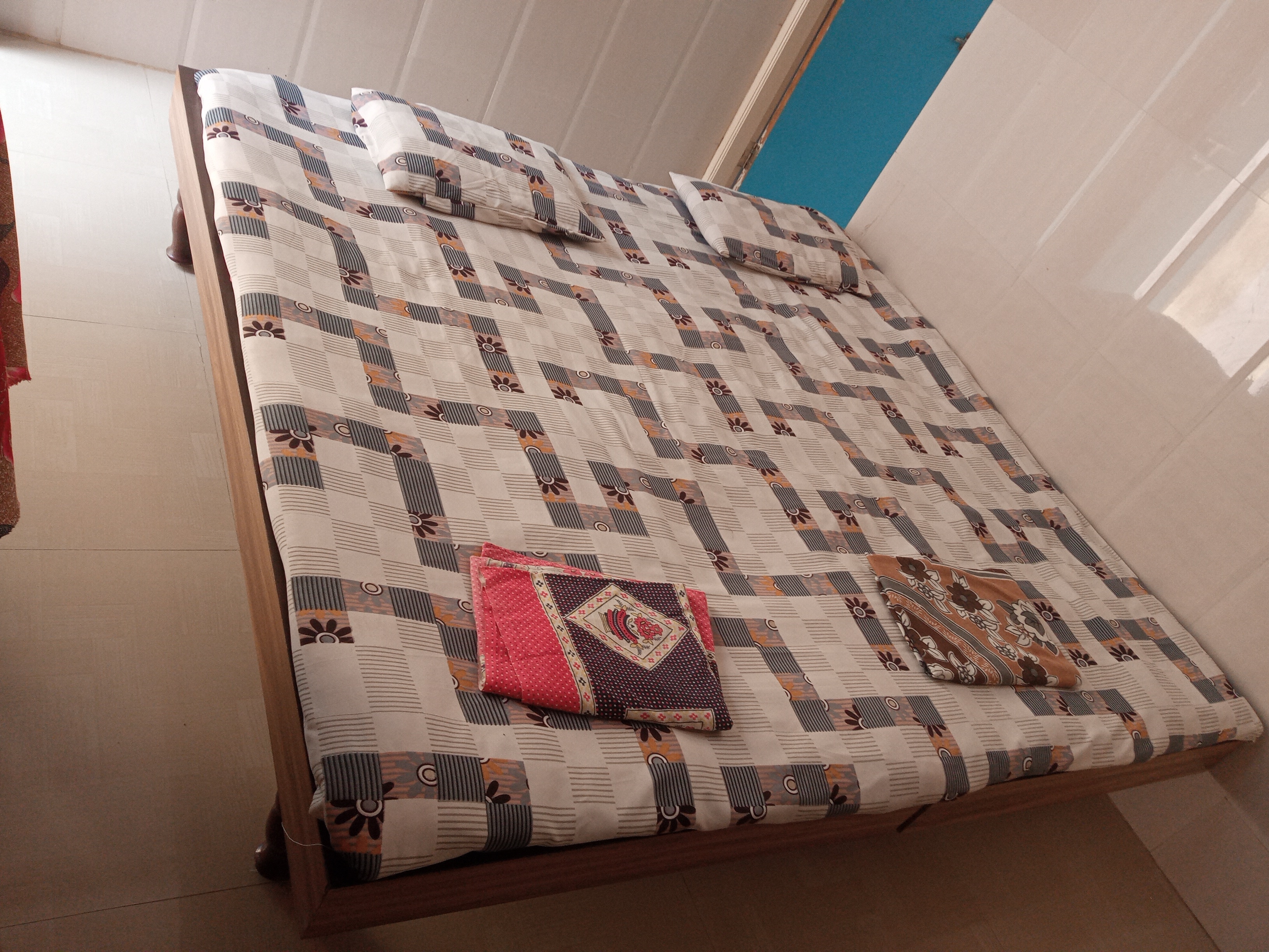 NIRALI HOMESTAY, 5 min walking distance to Main Dwarikadish Temple - Tap to explore photos