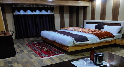 THE WHITE CASTLE KALPA Room Type - Super Deluxe Room 