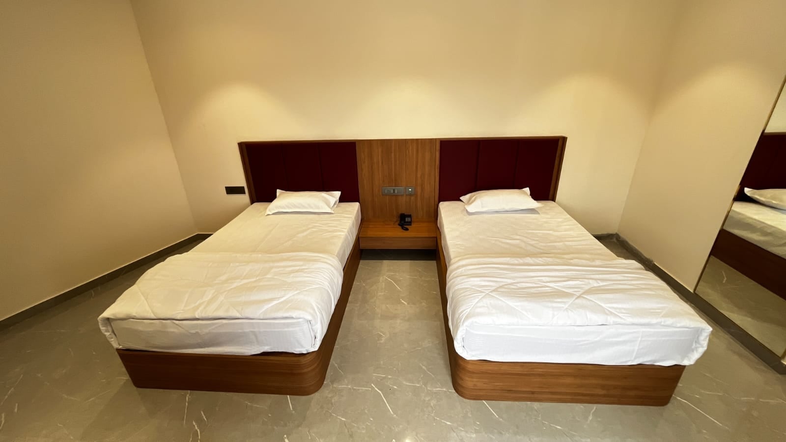 cloudnine - Tap to explore photos