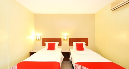 Super OYO 447 Comfort Hotel Meru Room Type - Standard Twin