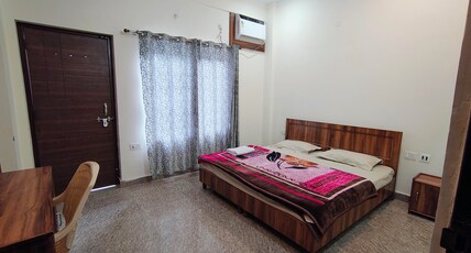 WoodsPicker Room Type - 102