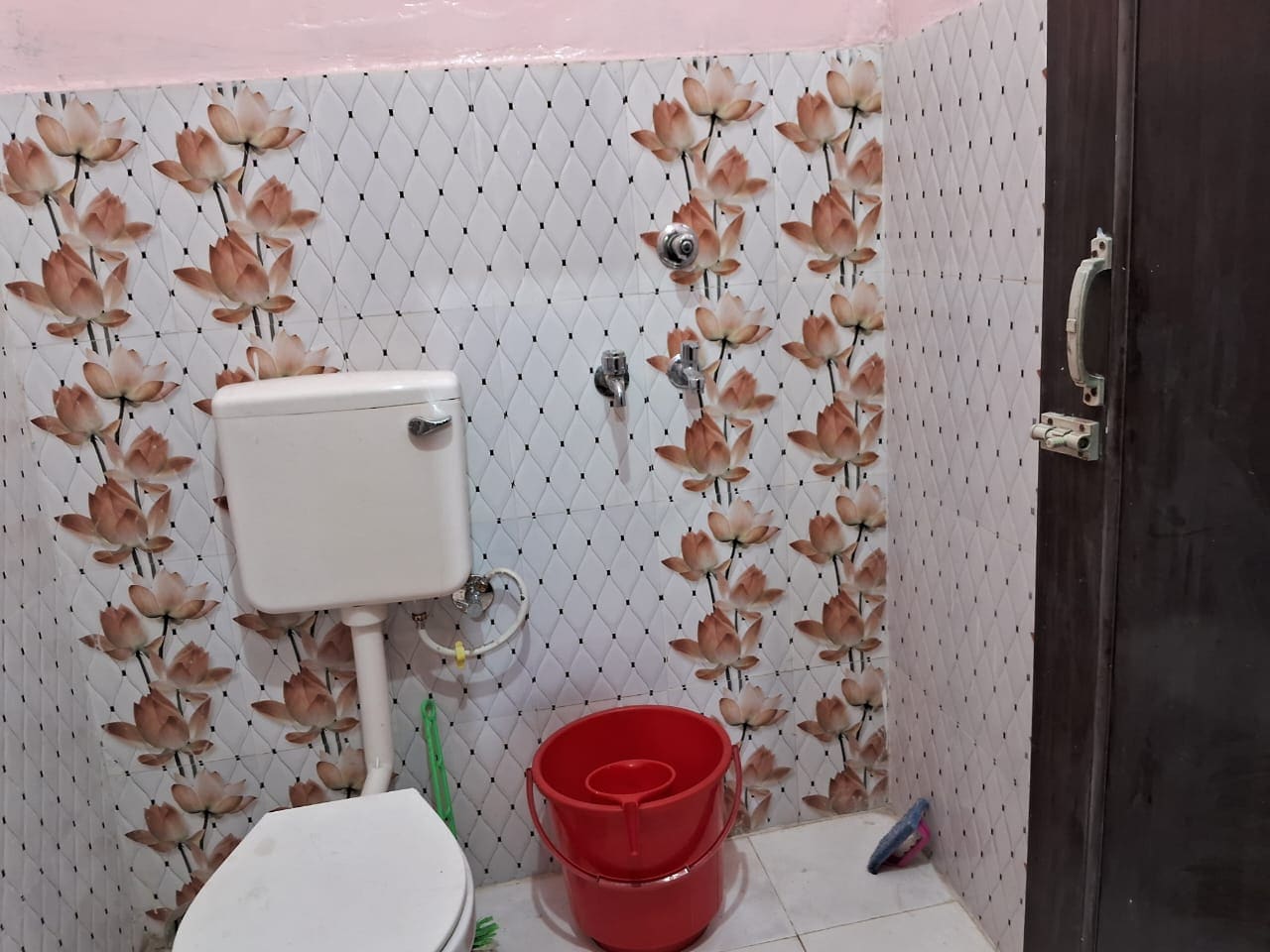Homestay Hostel - Tap to explore photos