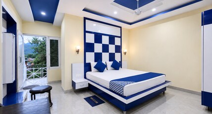 Osho Hotel, Restaurant & Banquet Room Type - Deluxe Room | AC
