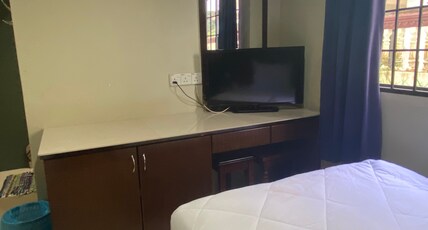 Hotel O Gold Hill Hotel Room Type - Malaysia Deluxe Triple