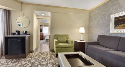 Embassy Suites by Hilton San Antonio Airport Room Type - 2 BEDROOMS-1KING 2DBLS NS