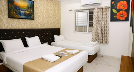 Twarita Executive Lodge and Hotel Room Type - Royal Deluxe