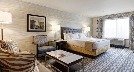 Holiday Inn Express Hotel & Suites Warwick-Providence (Arpt) Room Type - 1 King Bed Suite