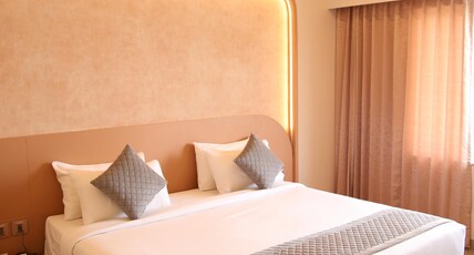 Hotel Rathna Residency Room Type - SUPERIOR ROOM