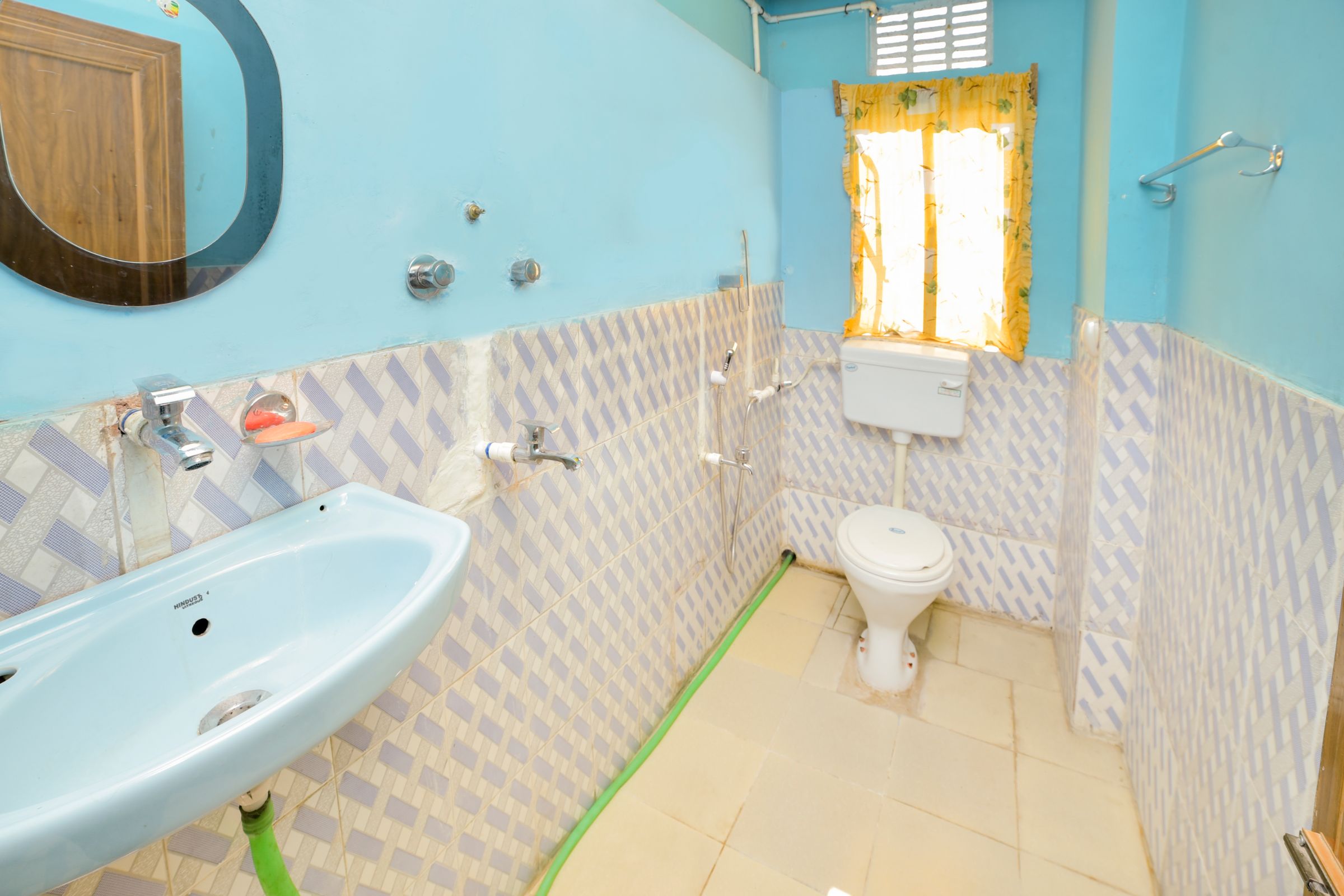 Giri Cottage Homestay - Tap to explore photos
