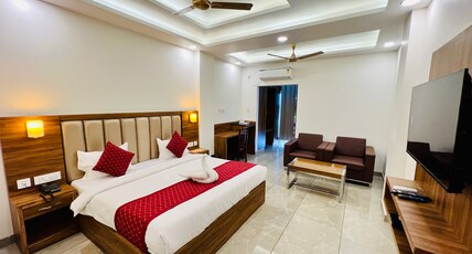 HOTEL TOKAS Room Type - Super Deluxe Room