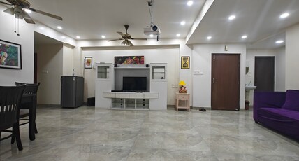 4 Bhk fully furnished flat with Kitchen Room Type - 4 Bhk fully furnished flat with Kitchen