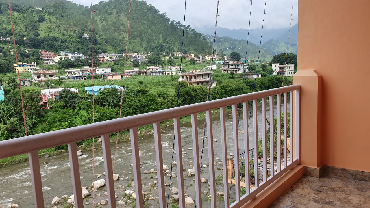 HOTEL SHRI BAGNATH PALACE, Bageshwar - Tap to explore photos