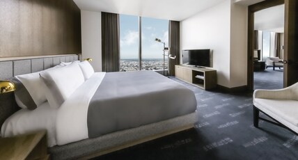 InterContinental Los Angeles Downtown Room Type - 1 Bedroom Suite Communications Mobility Accessible Tub InterContinental Los Angeles Downtown Room Type - 1 Bedroom Suite Communications Mobility Accessible Tub