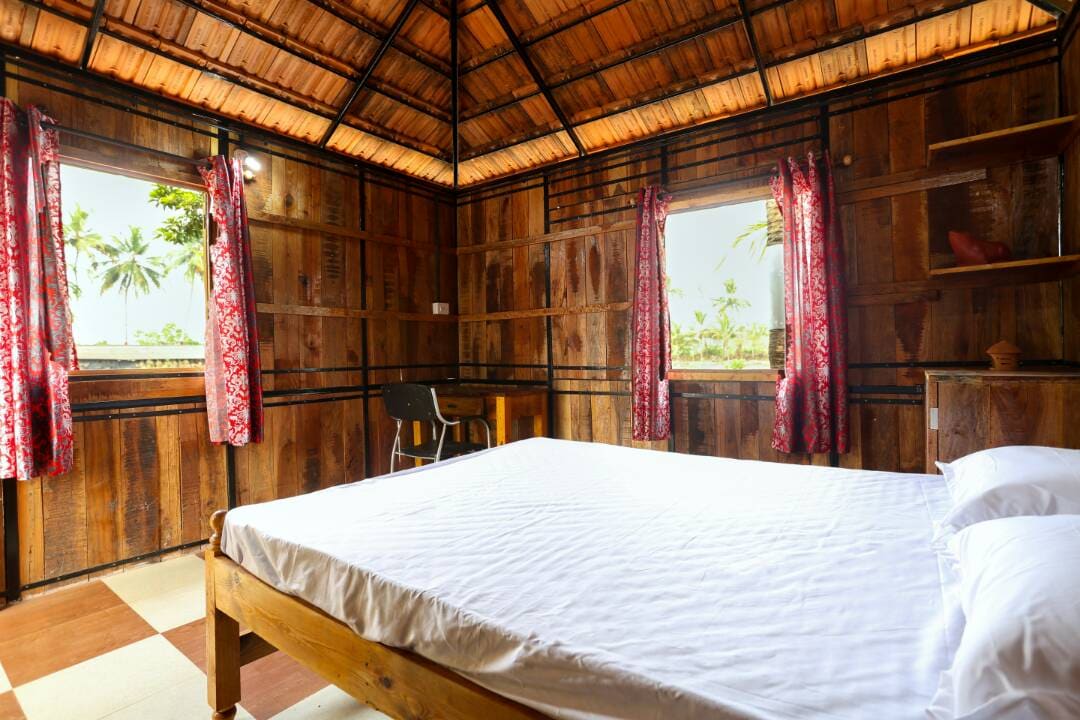 Saligao Farm Cottages|Rooms & Restaurant - Tap to explore photos