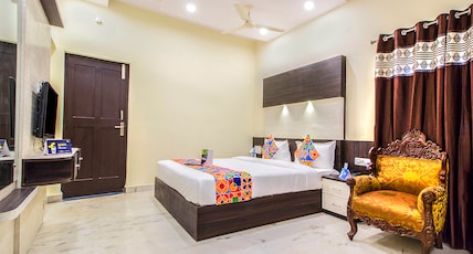 FabHotel Crown Suites - Nr. Sony Signals Room Type - Executive Room FabHotel Crown Suites - Nr. Sony Signals Room Type - Executive Room