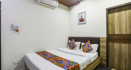 FabHotel Vedanta Inn - Nr. Sitabudli Fort Room Type - Deluxe Room