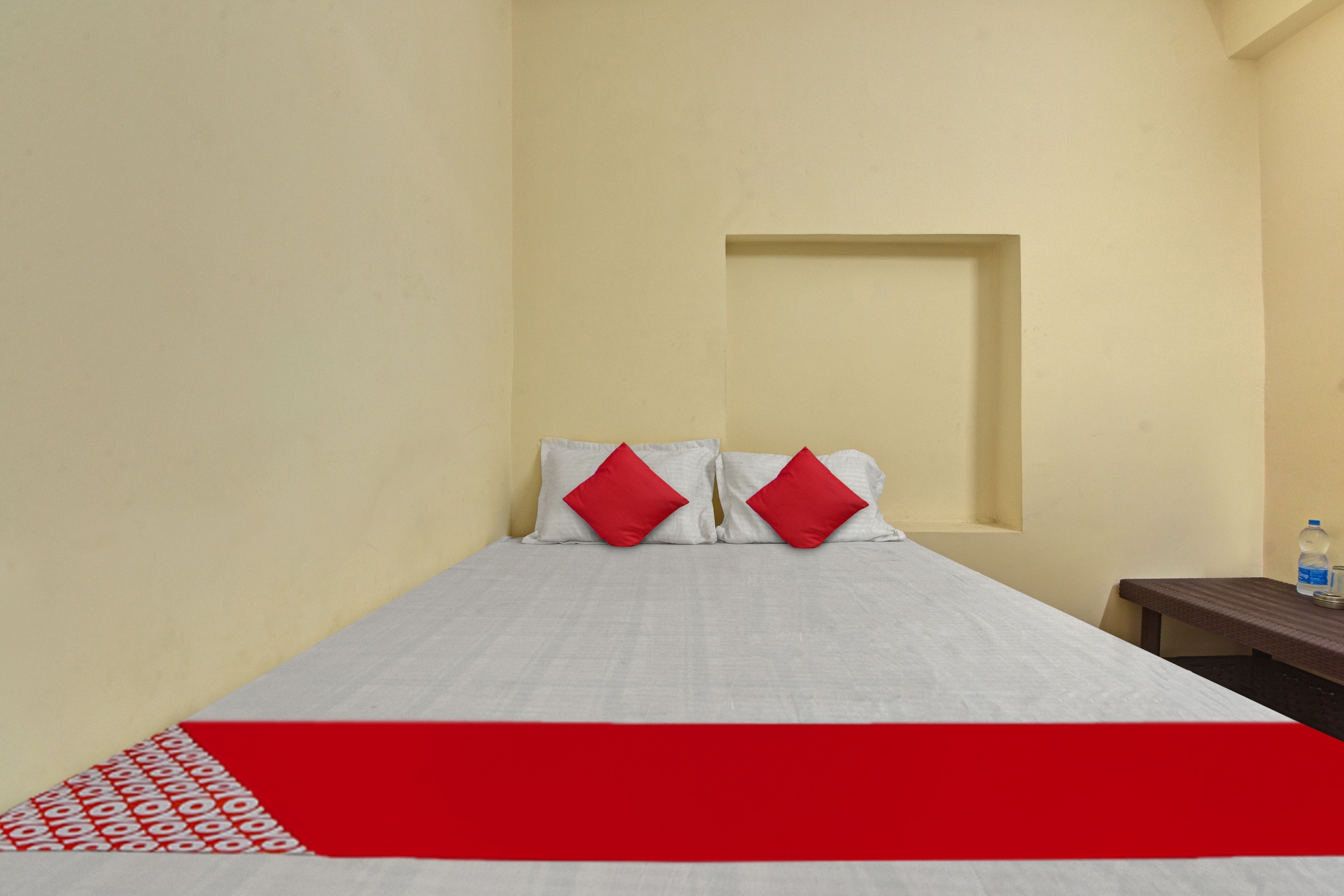 Hotel O The Harsa Inn - Tap to explore photos